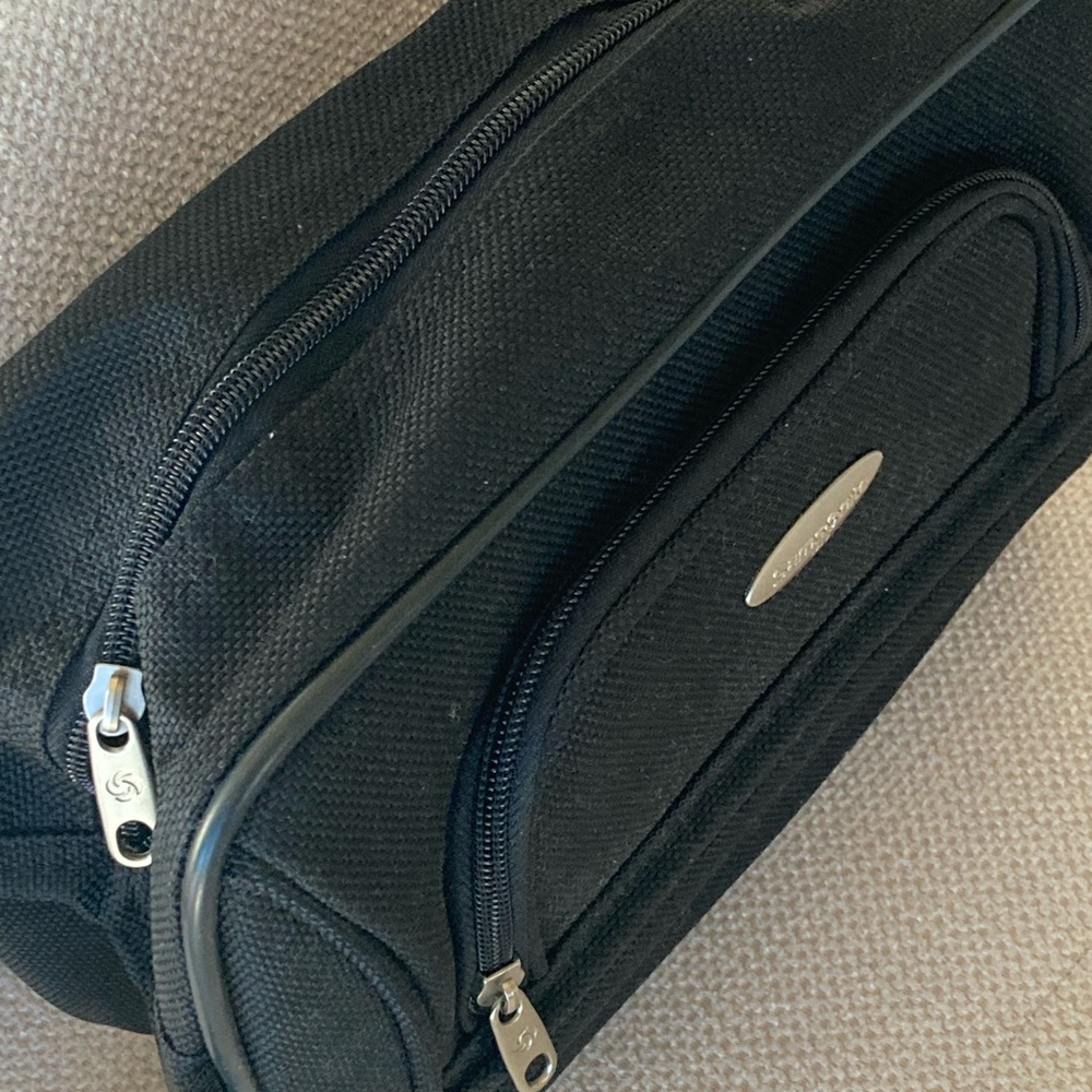 Samsonite Black Toiletry Bag Sleek and Practical